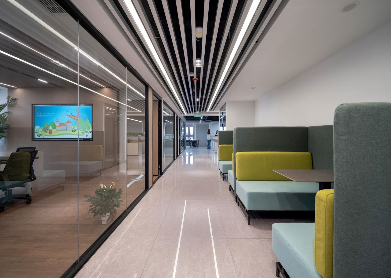 【完工案例】三相電力8000+㎡辦公室裝修項目圓滿交付并投入使用(圖26) 【完工案例】三相電力8000+㎡辦公室裝修項目圓滿交付并投入使用(圖26)