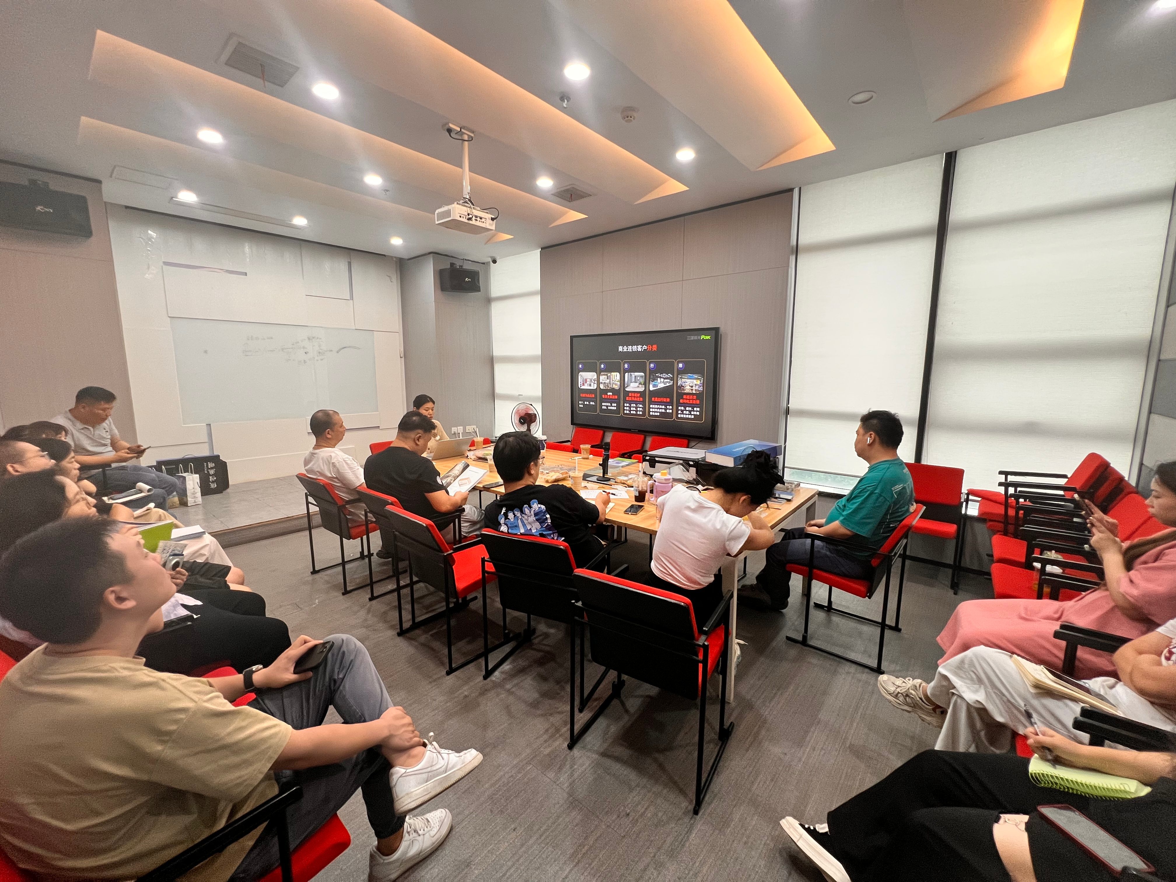 培訓(xùn)賦能|聚力再前行,今泰裝飾燈光培訓(xùn)!(圖1) 3_3.jpg